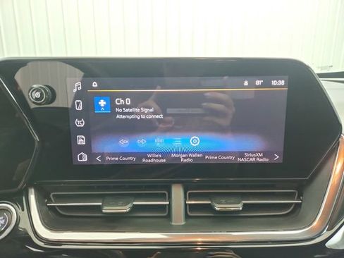 Used 2026 Chevrolet Trax RS FWD image 25