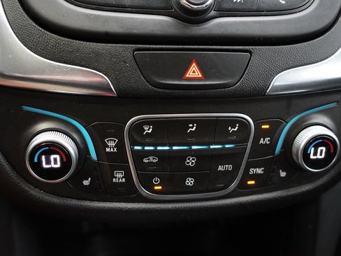 Used 2018 Chevrolet Equinox LT AWD/4WD image 26