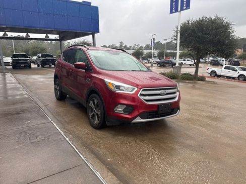 Used 2018 Ford Escape SEL image 2