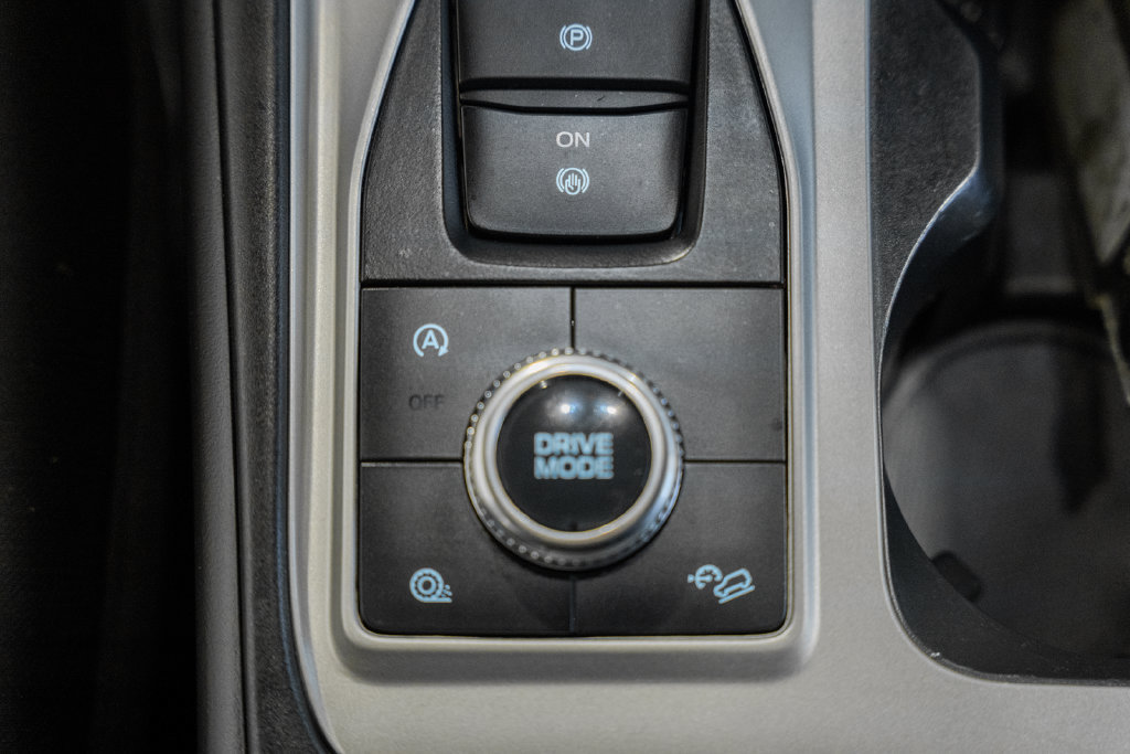 Used 2023 Ford Explorer XLT AWD/4WD image 19