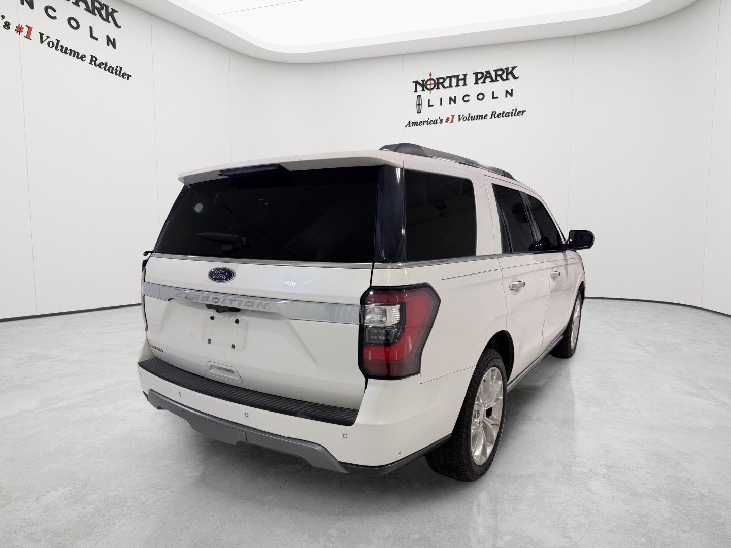 Used 2019 Ford Expedition Limited w/ Equipment Group 302A RWD image 5