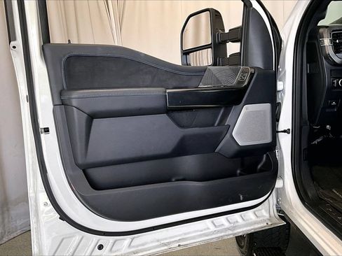 Used 2025 Ford F250 Platinum AWD/4WD image 25