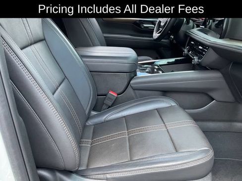 Used 2025 Chevrolet Suburban High Country AWD/4WD image 23