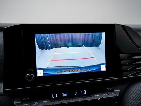 Used 2025 Toyota Camry SE image 29