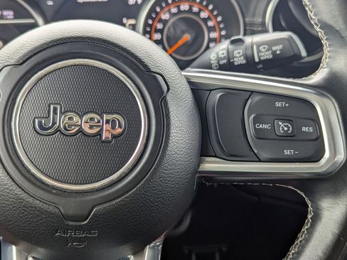 Used 2018 Jeep Wrangler Unlimited Sahara image 19