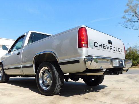 Used 1993 Chevrolet Silverado 1500 2WD Regular Cab image 17