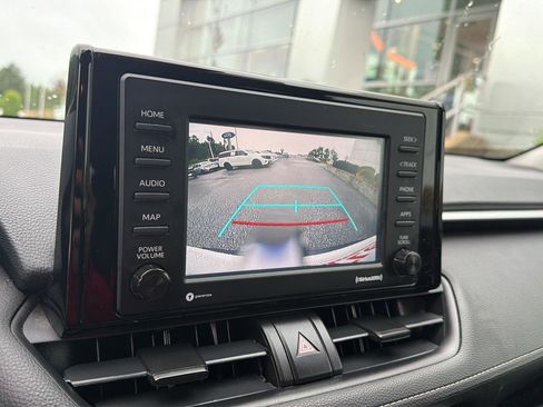 Used 2020 Toyota RAV4 XLE FWD image 23