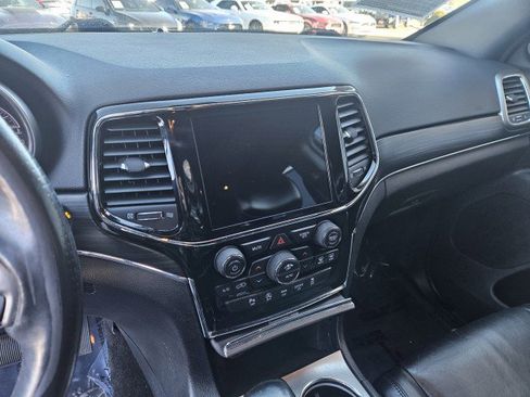 Used 2019 Jeep Grand Cherokee Limited image 19