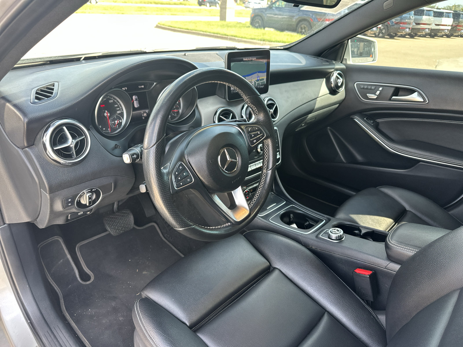 Used 2018 Mercedes-Benz GLA 250 4MATIC w/ Premium Package image 2