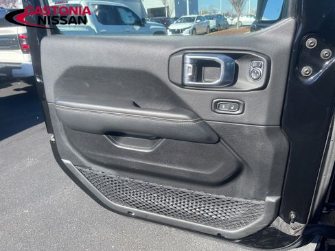 Used 2023 Jeep Wrangler Sahara image 48