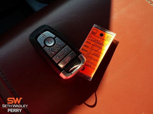 Used 2022 Ford F250 Platinum w/ FX4 Off-Road Package image 25