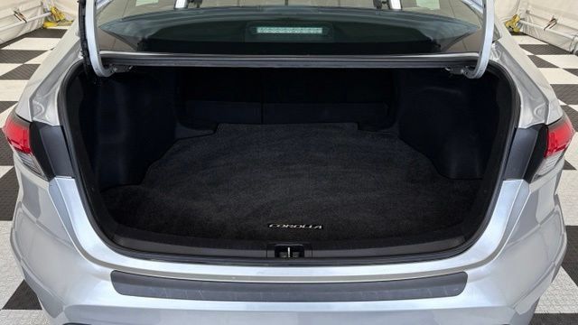 Used 2022 Toyota Corolla XSE w/ Carpet Mat Package (TMS) FWD image 4
