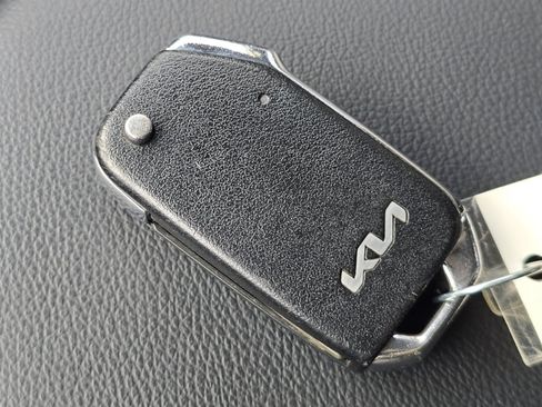 Used 2023 Kia Soul LX image 31