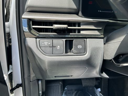 New 2026 Kia Sportage LX w/ LX Convenience Package AWD/4WD image 26