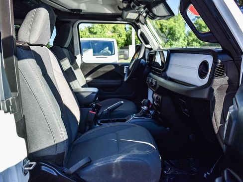 Used 2024 Jeep Wrangler Sport S image 14