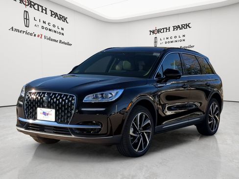 New 2026 Lincoln Corsair Reserve FWD image 7
