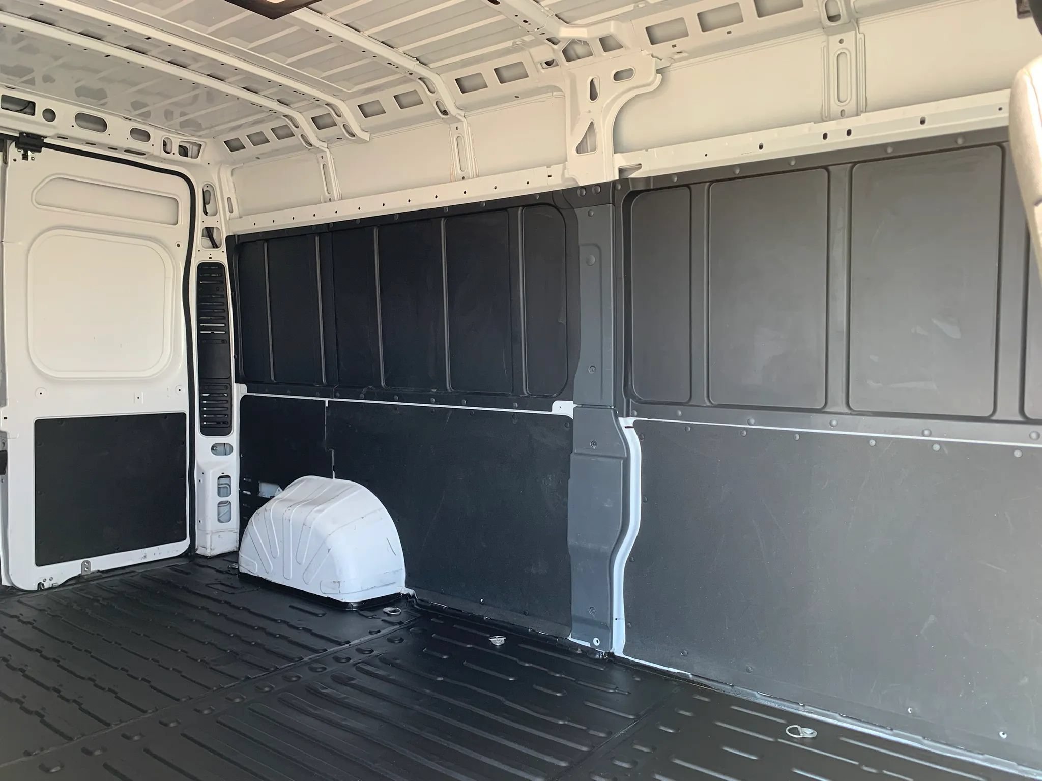 Used 2025 RAM ProMaster 2500 w/ Convenience Group FWD image 25