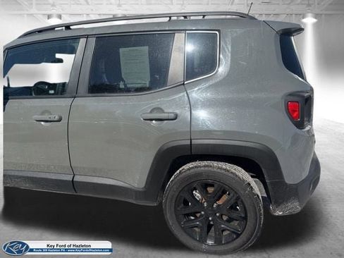 Used 2022 Jeep Renegade Altitude image 5