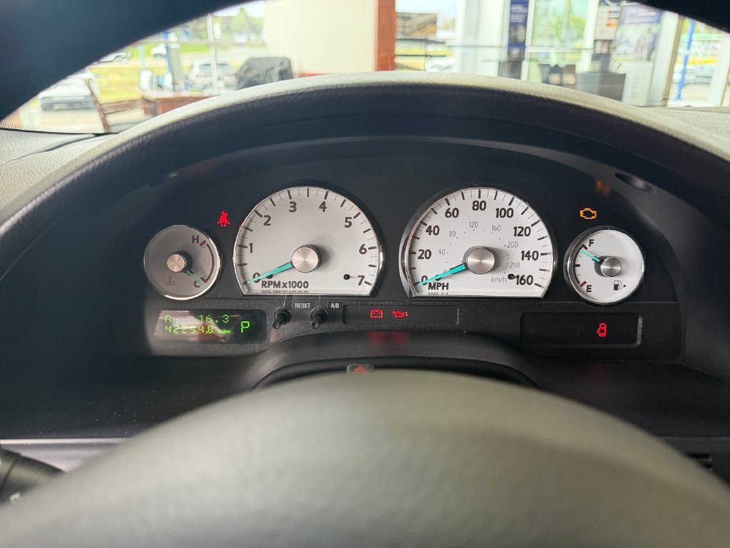 Used 2005 Ford Thunderbird RWD image 31