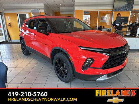 New 2025 Chevrolet Blazer LT w/ Convenience Package image 8