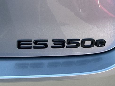 New 2026 Lexus ES 350e FWD image 21