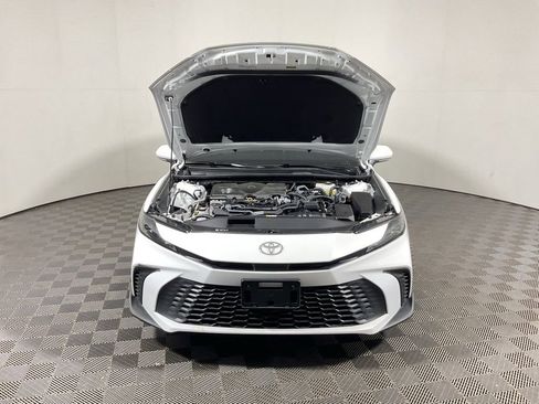Used 2025 Toyota Camry SE AWD/4WD image 10