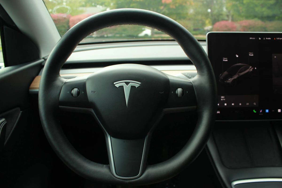 Used 2022 Tesla Model Y Long Range AWD/4WD image 12