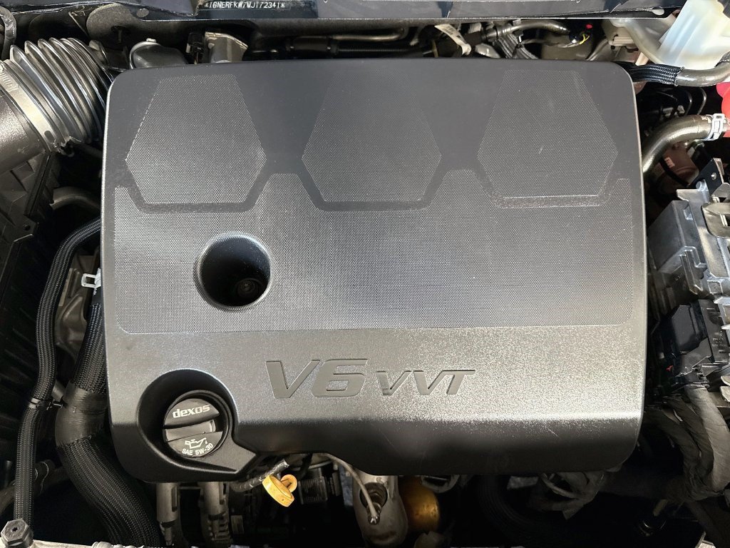 Used 2021 Chevrolet Traverse LS FWD image 38