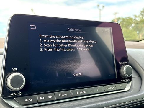 Used 2023 Nissan Rogue SV image 7