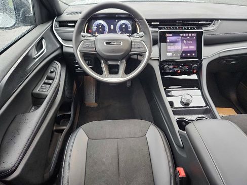 New 2025 Jeep Grand Cherokee 4WD image 7