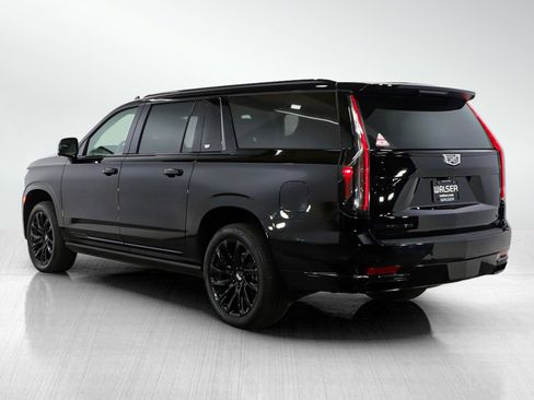 Used 2024 Cadillac Escalade ESV Sport Platinum w/ LPO, ONYX Package image 3