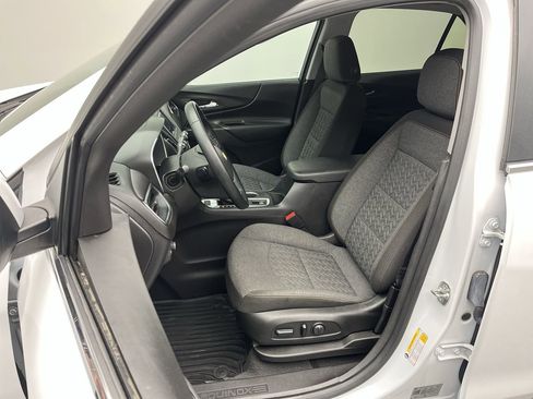 Certified 2024 Chevrolet Equinox LT image 9
