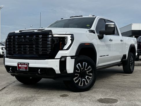 Used 2025 GMC Sierra 2500 Denali Ultimate w/ Max Trailering Package AWD/4WD image 2