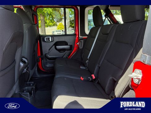 Used 2022 Jeep Wrangler Unlimited Sport AWD/4WD image 17