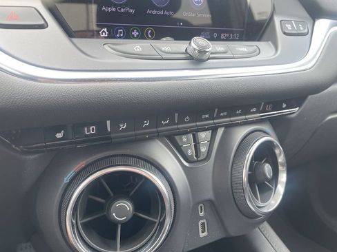 Used 2019 Chevrolet Blazer LT FWD image 25