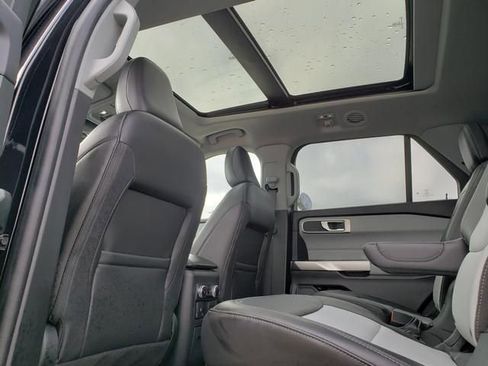 Used 2023 Ford Explorer XLT w/ Equipment Group 202A image 16