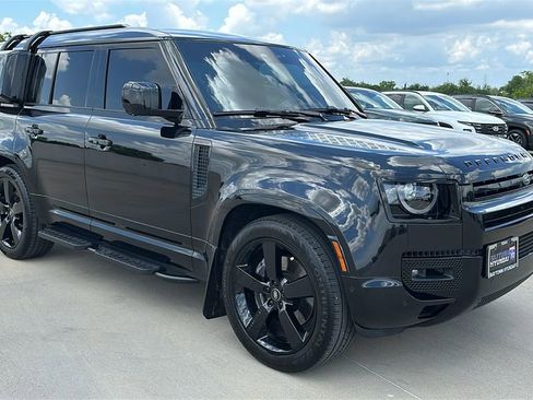 Used 2024 Land Rover Defender 130 X-Dynamic SE AWD/4WD image 15