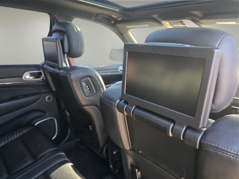 Used 2018 Jeep Grand Cherokee SRT image 28