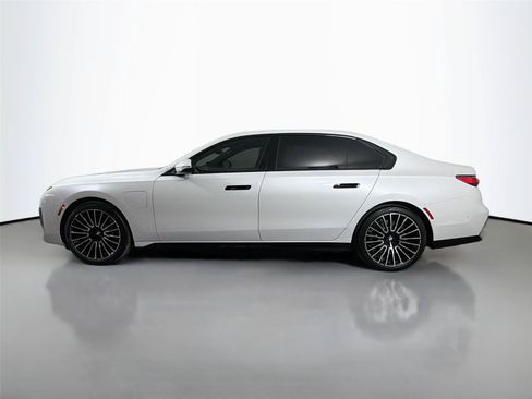 New 2026 BMW 750e xDrive AWD/4WD image 8