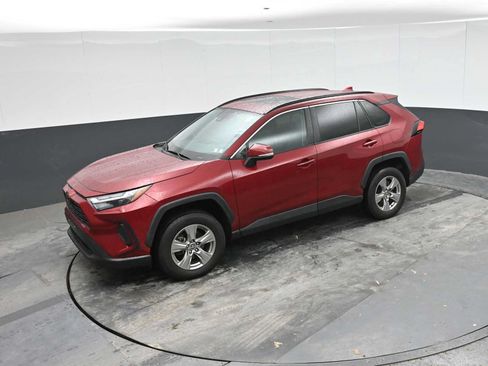 Used 2022 Toyota RAV4 XLE w/ Convenience Package AWD/4WD image 14
