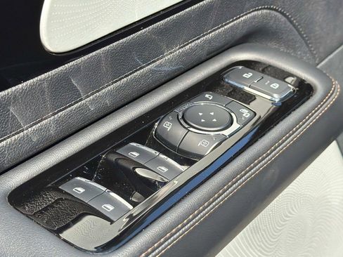 Used 2025 Lincoln Aviator Reserve w/ Equipment Group 201A AWD/4WD image 39