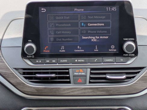 Used 2025 Nissan Altima 2.5 SV FWD image 19