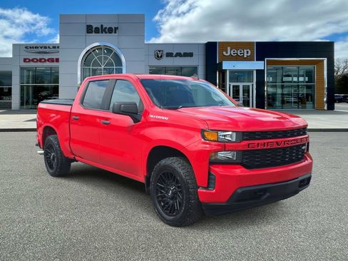 Used 2019 Chevrolet Silverado 1500 Custom w/ Custom Value Package AWD/4WD image 1