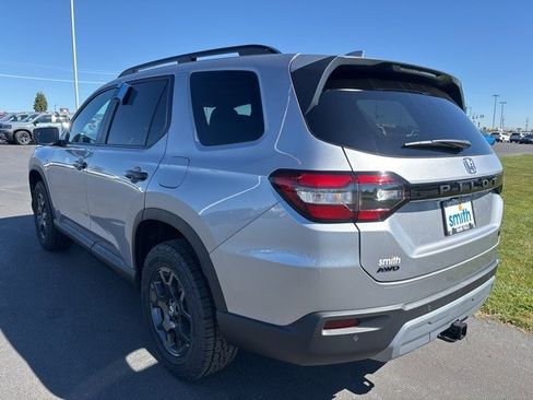 New 2025 Honda Pilot TrailSport image 4