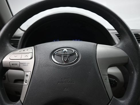 Used 2010 Toyota Camry FWD image 12