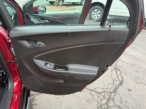 Used 2018 Chevrolet Volt LT FWD image 30