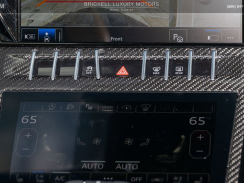 Used 2022 Lamborghini Urus AWD/4WD image 27