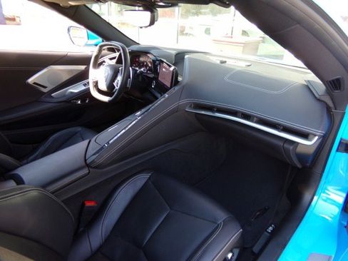 Used 2023 Chevrolet Corvette Stingray Preferred Cpe w/ Z51 Performance Package RWD image 26
