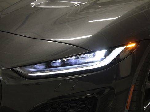 Used 2022 Jaguar F-TYPE R image 6