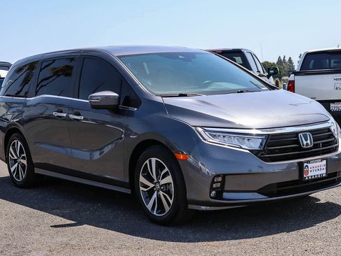 Used 2023 Honda Odyssey Touring image 3